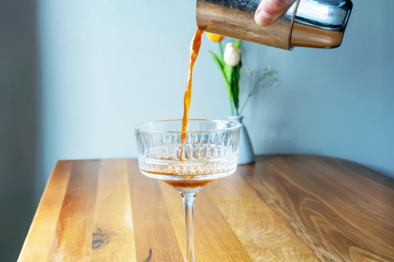 Discover the pros and cons of working in a cafe versus working from home, and which option offers the best productivity.